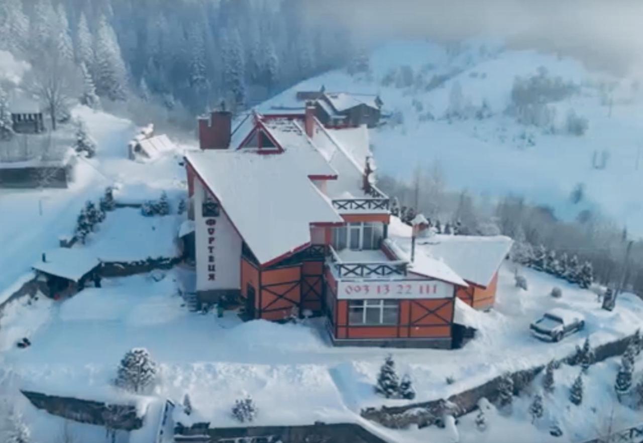 Hotel Fortetsya Slavske Exterior photo