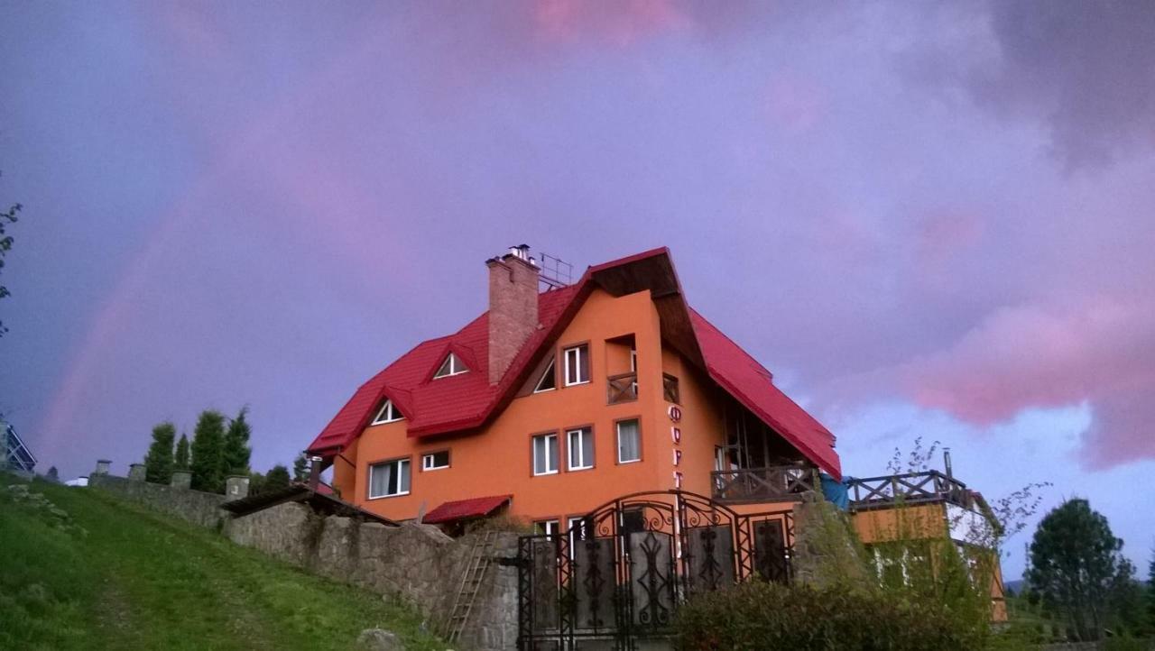 Hotel Fortetsya Slavske Exterior photo